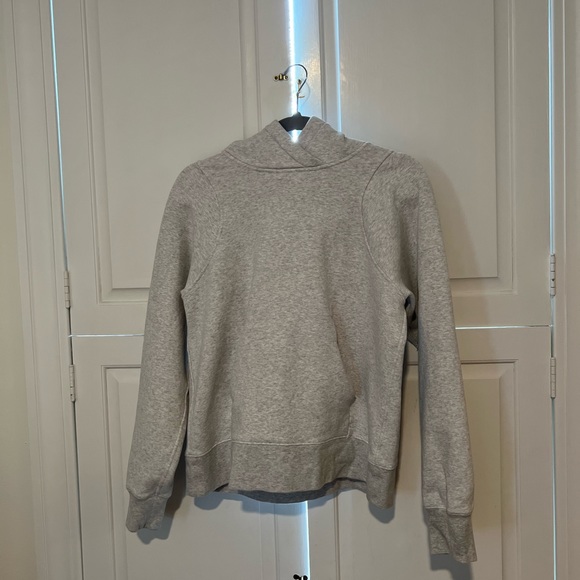 Lululemon Scuba Hoodie, Worn 2x, Bought fall ‘22 - Picture 4 of 6
